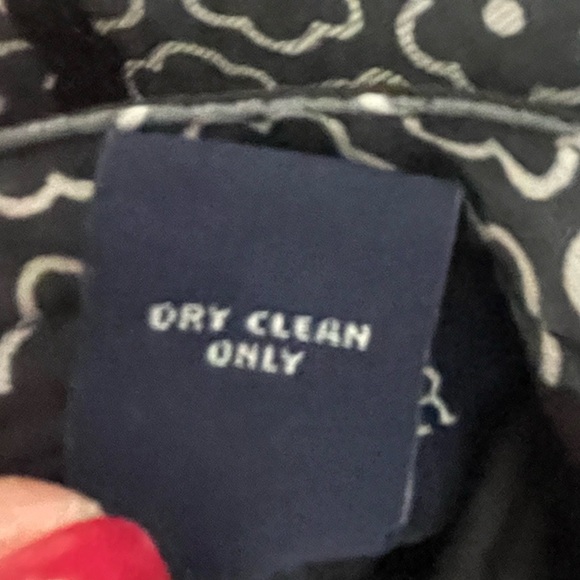 Ann Taylor | 100% Silk Black & White Floral Skirt. Size 12. Flare. Lined. - Picture 7 of 8